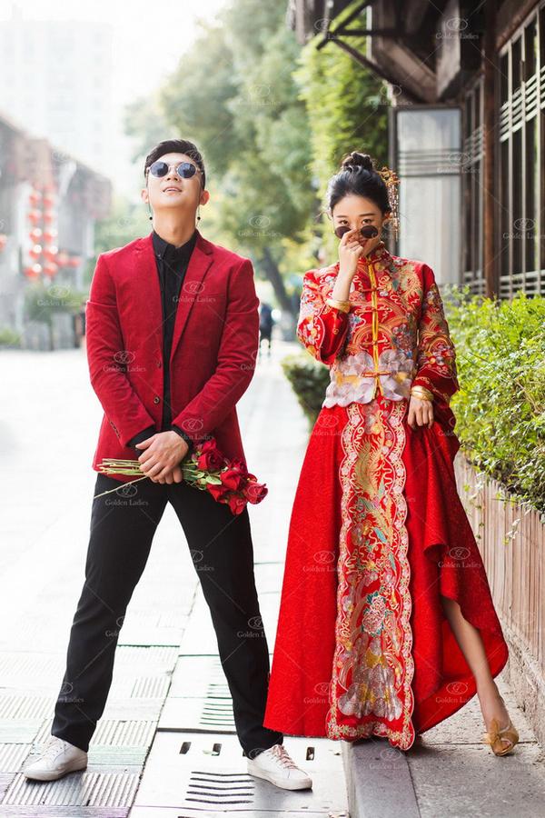 中式婚纱拍照姿势_推荐婚纱照类型中式女_婚纱照中式风格